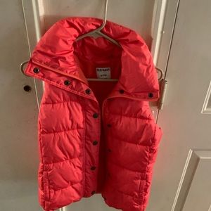2 puffer vest black and pink